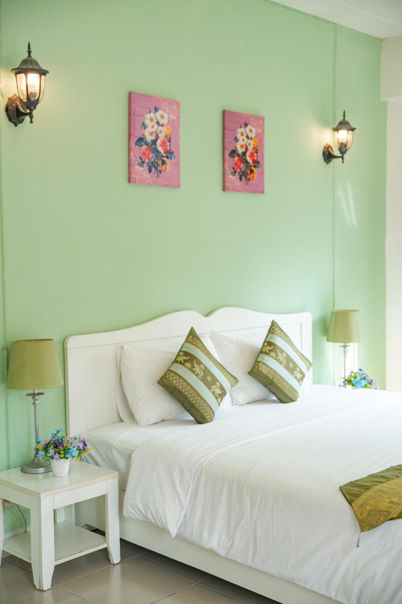 Villa Reina Resort Nong Nam Daeng Exteriör bild