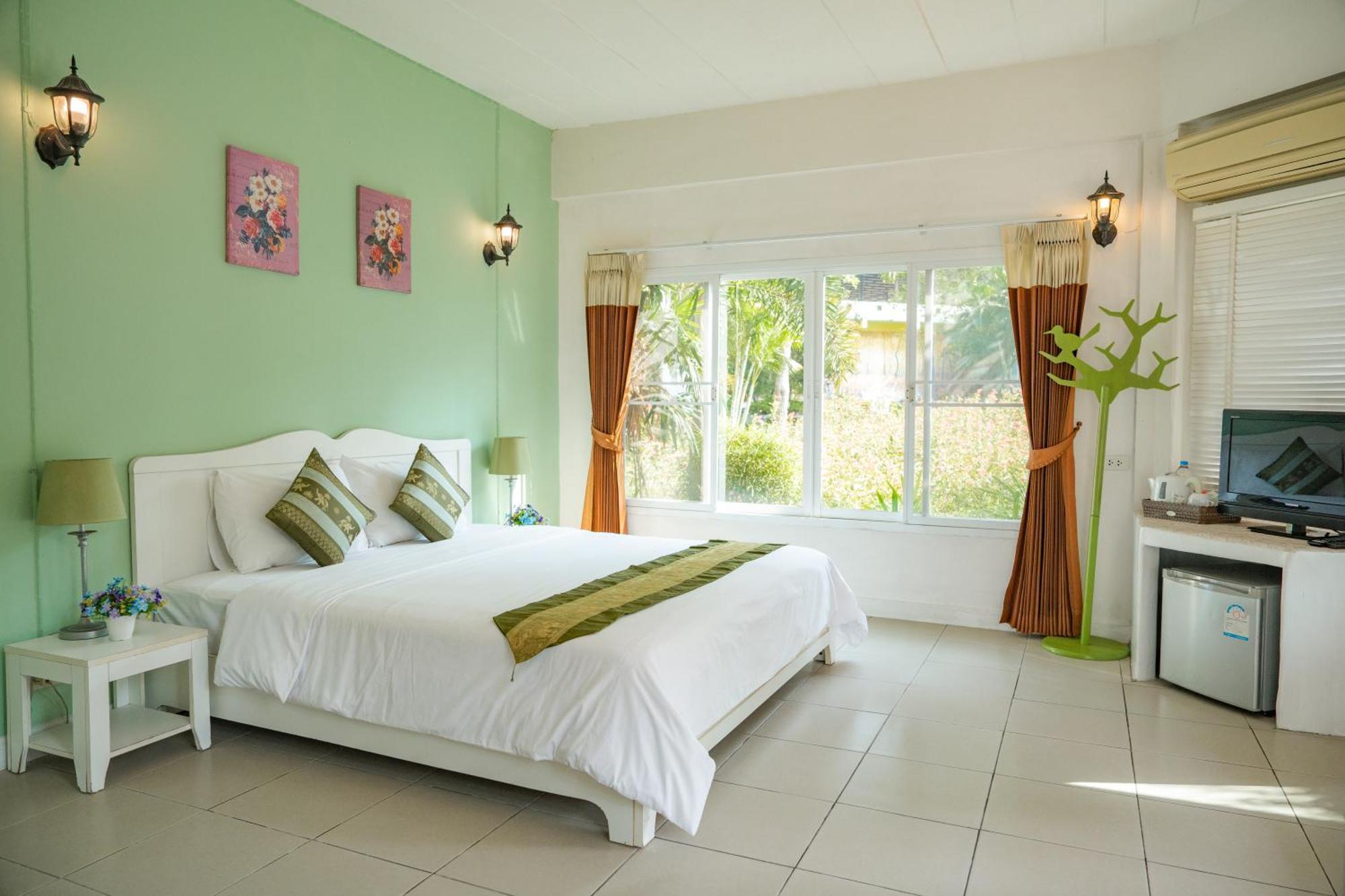 Villa Reina Resort Nong Nam Daeng Exteriör bild