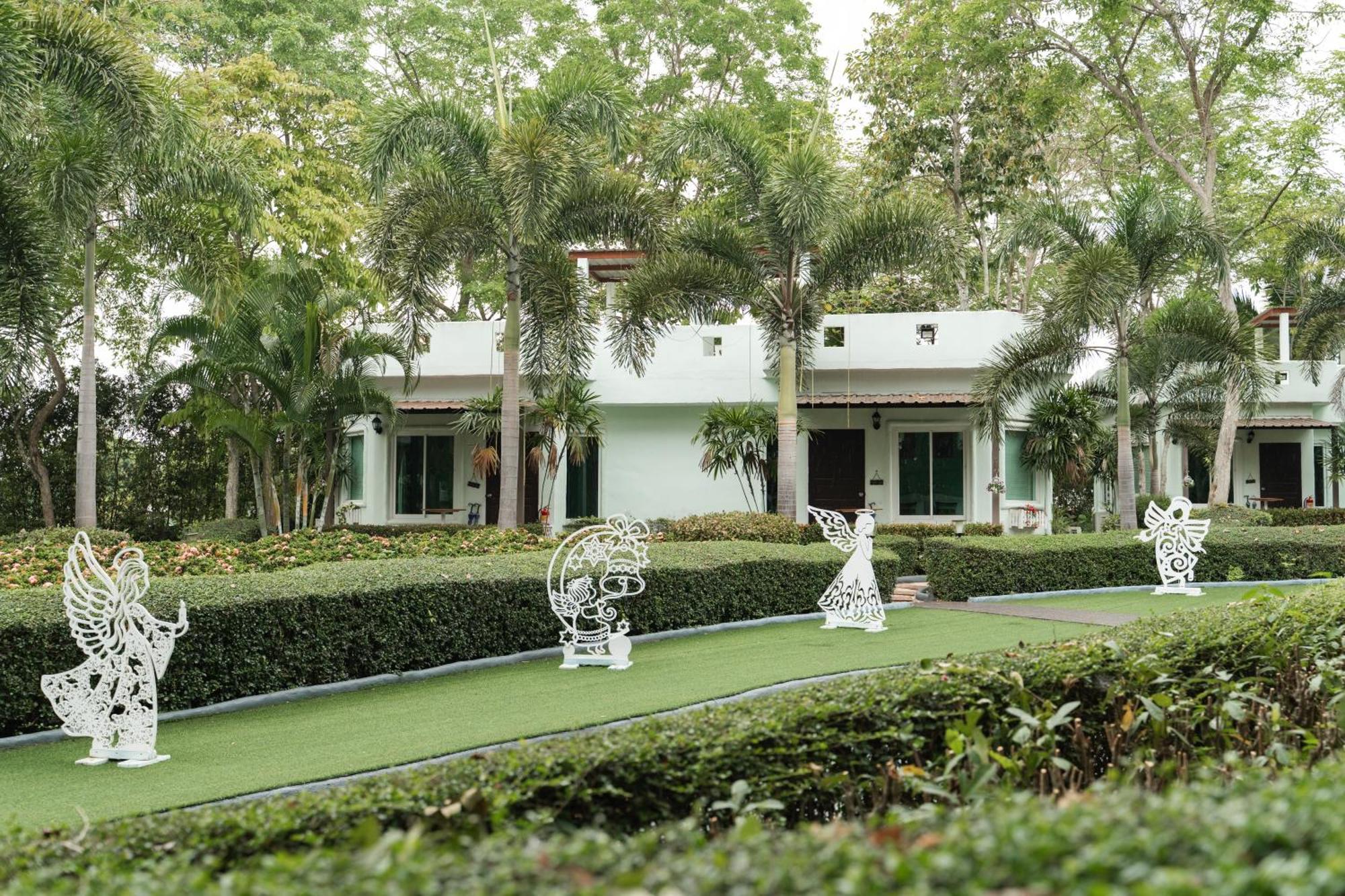 Villa Reina Resort Nong Nam Daeng Exteriör bild