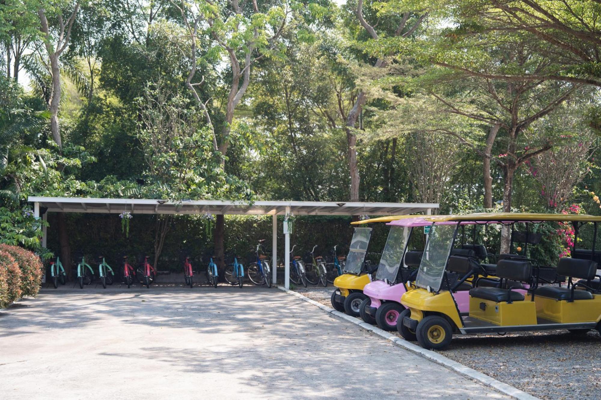 Villa Reina Resort Nong Nam Daeng Exteriör bild