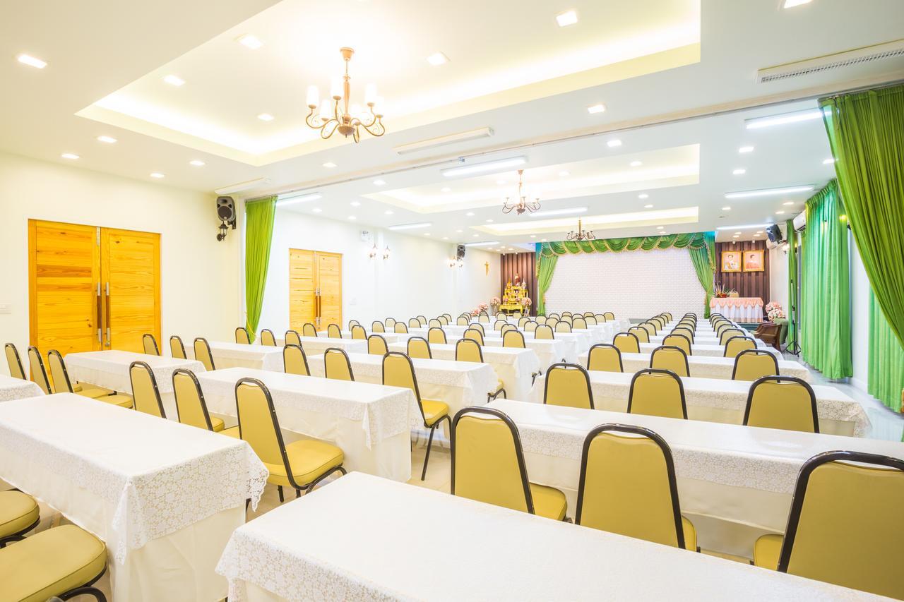 Villa Reina Resort Nong Nam Daeng Exteriör bild